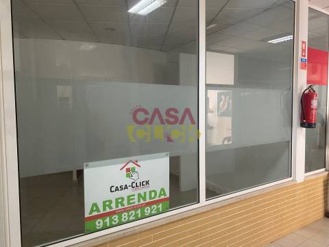 Loja T2 Venda em Torres Novas (Santa Maria, Salvador e Santiago),Torres Novas