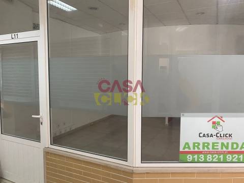 Loja T2 Venda em Torres Novas (Santa Maria, Salvador e Santiago),Torres Novas