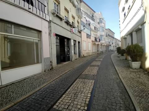 Loja T1 Venda em Torres Novas (Santa Maria, Salvador e Santiago),Torres Novas
