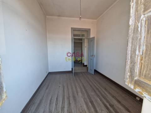 Moradia T6 Venda em Santarém (Marvila), Santa Iria da Ribeira de Santarém, Santarém (São Salvador) e Santarém (São Nicolau),Santarém