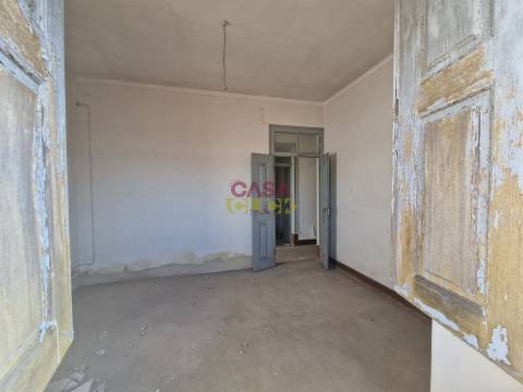 Moradia T6 Venda em Santarém (Marvila), Santa Iria da Ribeira de Santarém, Santarém (São Salvador) e Santarém (São Nicolau),Santarém