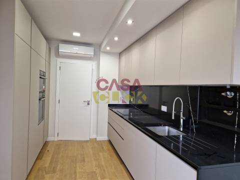 Apartamento T4 Venda em Tomar (São João Baptista) e Santa Maria dos Olivais,Tomar