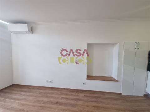 Apartamento T1+1 Arrendamento em Torres Novas (Santa Maria, Salvador e Santiago),Torres Novas