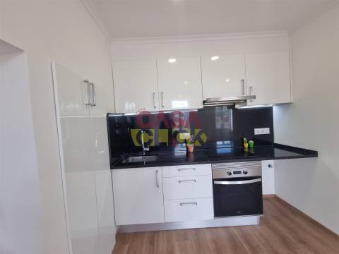 Apartamento T1+1 Arrendamento em Torres Novas (Santa Maria, Salvador e Santiago),Torres Novas