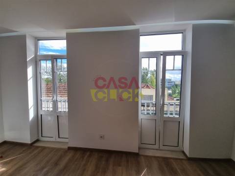 Apartamento T1+1 Arrendamento em Torres Novas (Santa Maria, Salvador e Santiago),Torres Novas