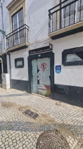 Loja  Arrendamento em Torres Novas (Santa Maria, Salvador e Santiago),Torres Novas