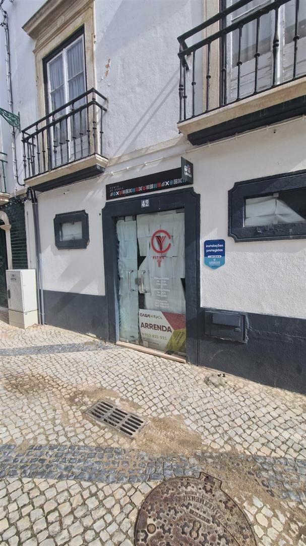 Loja  Arrendamento em Torres Novas (Santa Maria, Salvador e Santiago),Torres Novas