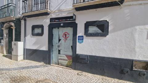Loja  Arrendamento em Torres Novas (Santa Maria, Salvador e Santiago),Torres Novas