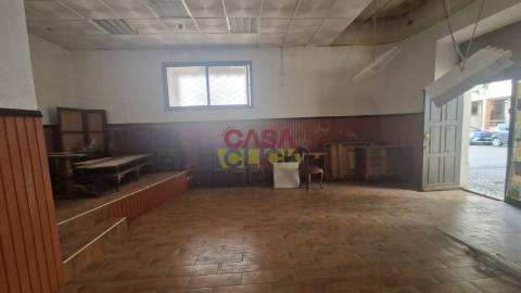 Loja  Arrendamento em Torres Novas (Santa Maria, Salvador e Santiago),Torres Novas