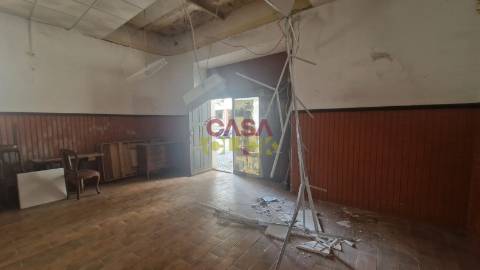 Loja  Arrendamento em Torres Novas (Santa Maria, Salvador e Santiago),Torres Novas