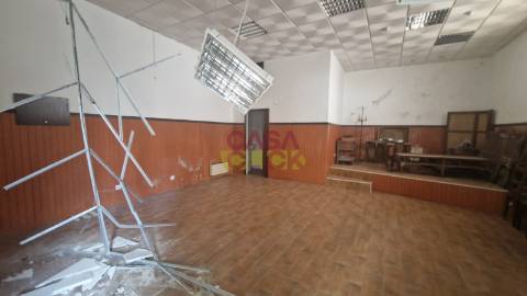 Loja  Arrendamento em Torres Novas (Santa Maria, Salvador e Santiago),Torres Novas