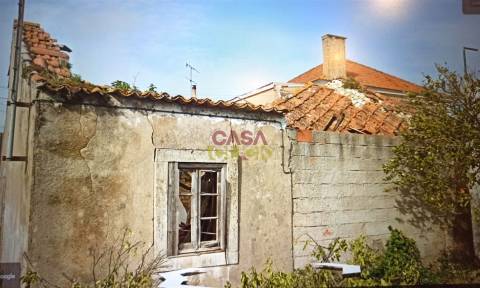 Moradia Devoluta T3 Venda em Torres Novas (São Pedro), Lapas e Ribeira Branca,Torres Novas