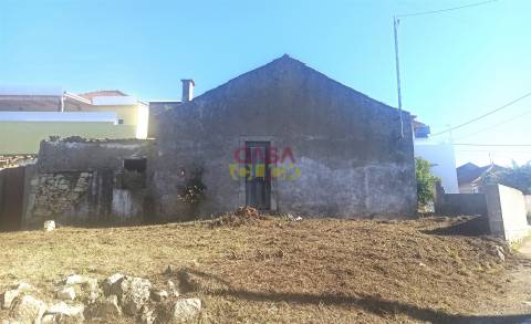 Moradia Devoluta T3 Venda em Torres Novas (São Pedro), Lapas e Ribeira Branca,Torres Novas