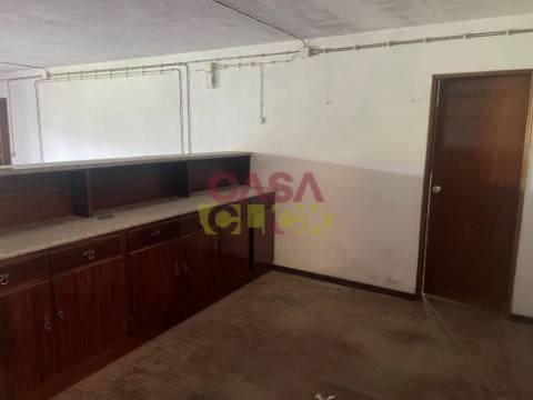 Armazém  Venda em Amiais de Baixo,Santarém