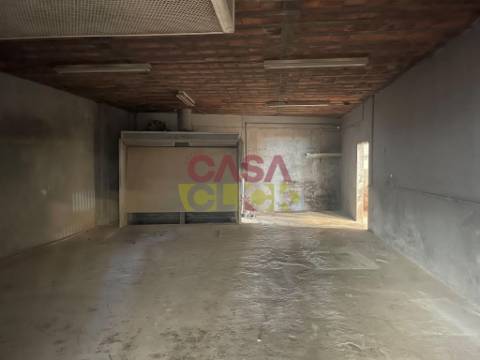 Armazém  Venda em Amiais de Baixo,Santarém