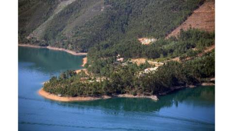 Lotes para habitação inseridos em empreendimento...