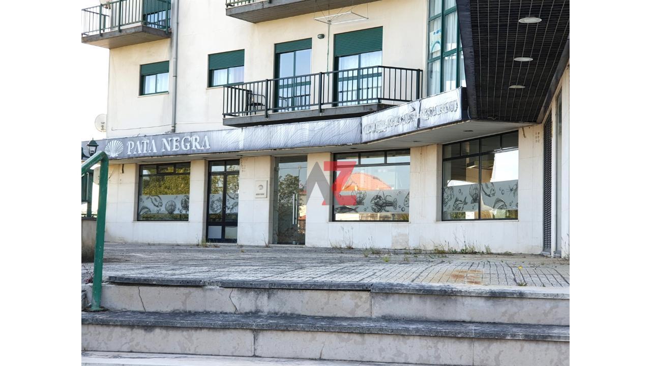 Vende-se loja composta por tr&ecirc;s...