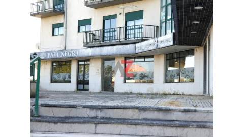 Vende-se loja composta por tr&ecirc;s...