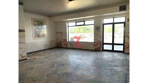 Vende-se loja composta por tr&ecirc;s...