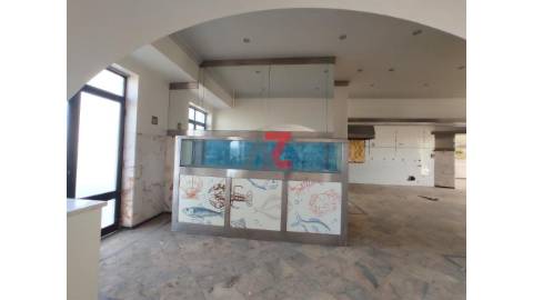 Vende-se loja composta por tr&ecirc;s...