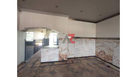 Vende-se loja composta por tr&ecirc;s...