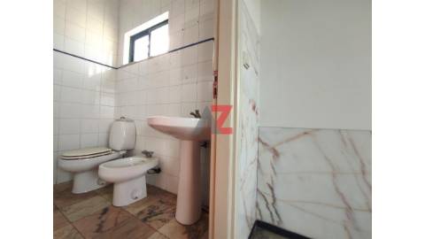 Vende-se loja composta por tr&ecirc;s...