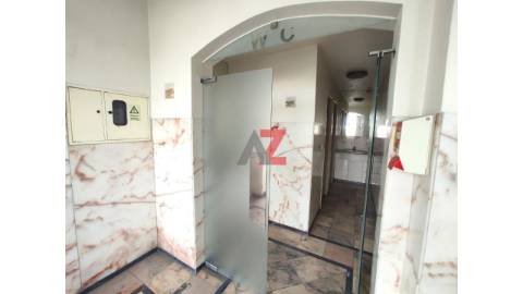 Vende-se loja composta por tr&ecirc;s...