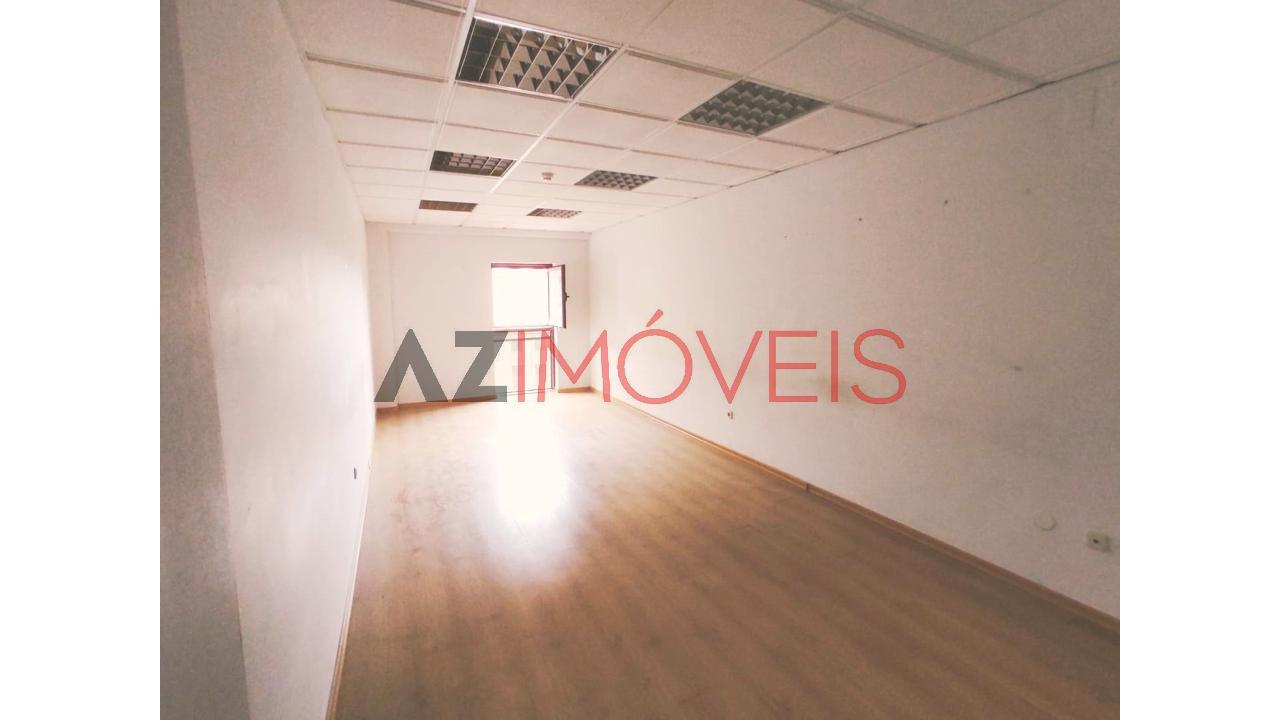 Vende-se fração com 31 m2, neste momento com...
