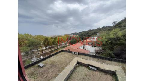 Vende-se fração com 31 m2, neste momento com...