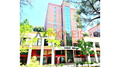 Vende-se fração com 31 m2, neste momento com...