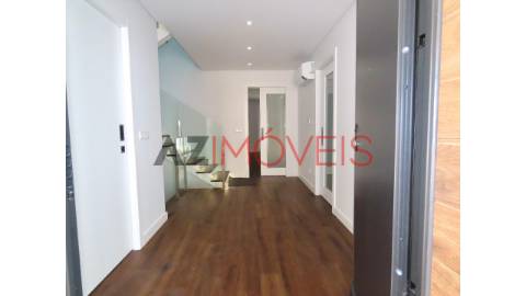 Moradia de tipologia T3 inserida num condomínio...