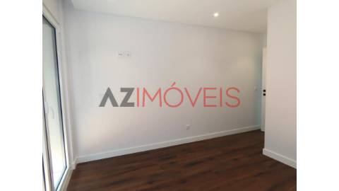 Moradia de tipologia T3 inserida num condomínio...