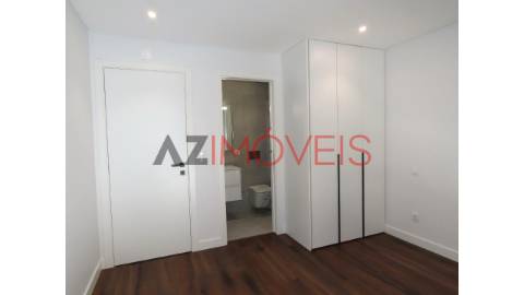 Moradia de tipologia T3 inserida num condomínio...