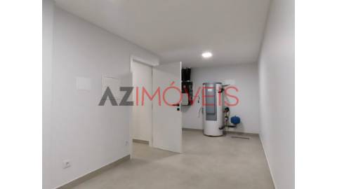 Moradia de tipologia T3 inserida num condomínio...