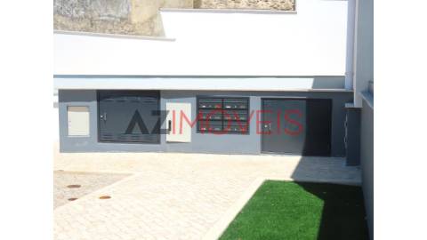 Moradia de tipologia T3 inserida num condomínio...