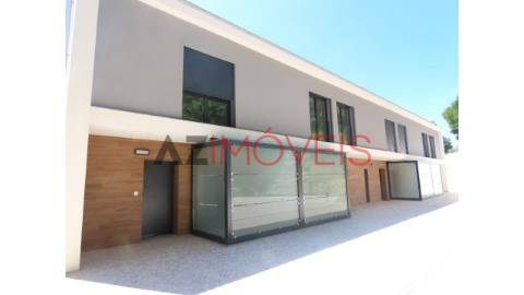 Moradia de tipologia T3 inserida num condomínio...