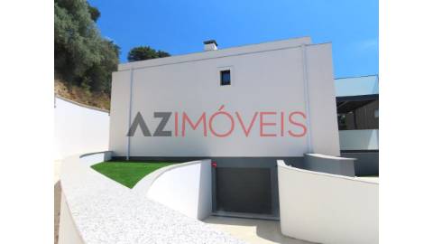 Moradia de tipologia T3 inserida num condomínio...