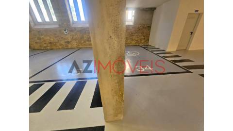 Arrenda-se loja, com uma área total de 316 m2, no...