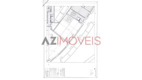 Arrenda-se loja, com uma área total de 316 m2, no...
