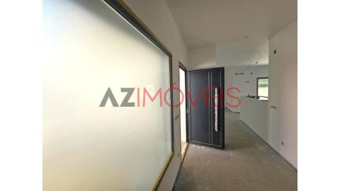 Moradia de tipologia T3, em fase final de...