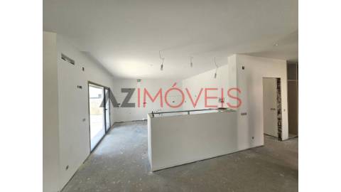 Moradia de tipologia T3, em fase final de...