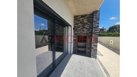 Moradia de tipologia T3, em fase final de...