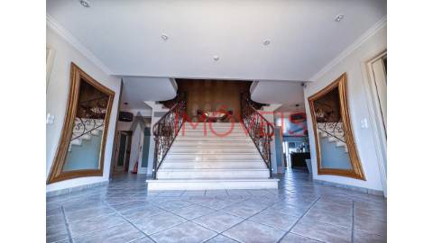 Fantástica moradia T5+2, ideal para quem procura...