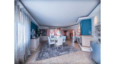 Fantástica moradia T5+2, ideal para quem procura...