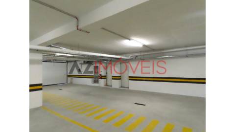 Moradia de tipologia T4 inserida num condomínio...