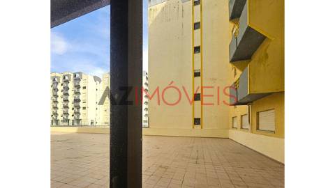 Vende-se loja de 68 m2, para comércio e serviços,...