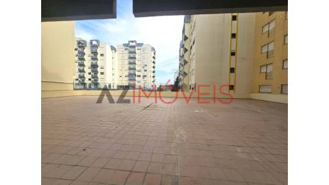 Vende-se loja de 68 m2, para comércio e serviços,...