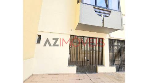 Vende-se loja de 68 m2, para comércio e serviços,...