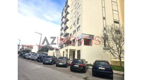 Vende-se loja de 68 m2, para comércio e serviços,...