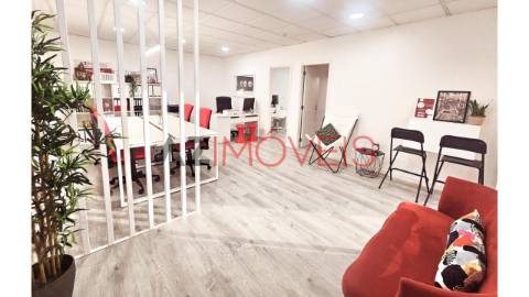 Vendem-se escritórios em Leiria com  área total...